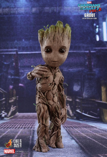 Mały Groot - figurka Hot Toys ze Strażników Galaktyki 2