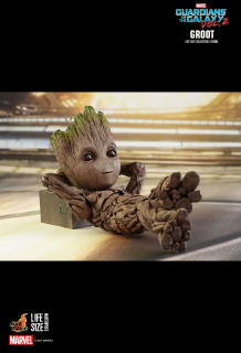Mały Groot - figurka Hot Toys ze Strażników Galaktyki 2