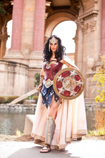 Megan Marie jako Wonder Woman - cosplay