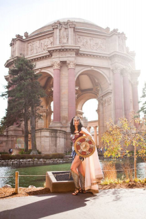 Megan Marie jako Wonder Woman - cosplay