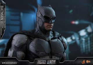 Liga Sprawedliwości - figurka Batmana od Hot Toys