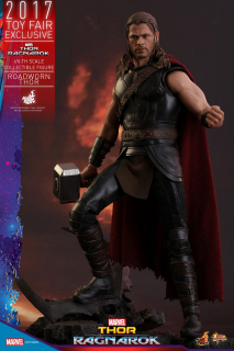Thor: Ragnarok - figurka Thora od Hot Toys