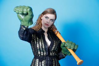 Lore - sesja zdjęciowa HollywoodLife.