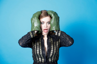 Lore - sesja zdjęciowa HollywoodLife.