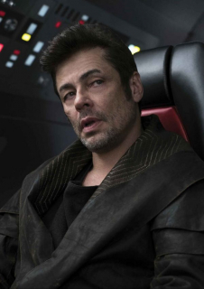 Benicio del Toro jako DJ