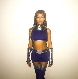 Jhene Aiko jako Starfire z serii Młodzi Tytani