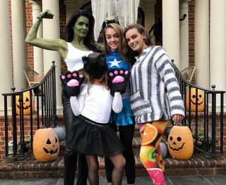 Angie Harmon jako She Hulk