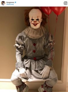 LeBron James jako Pennywise