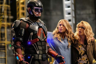 Legends of Tomorrow - Crisis on Earth-X, Part 4