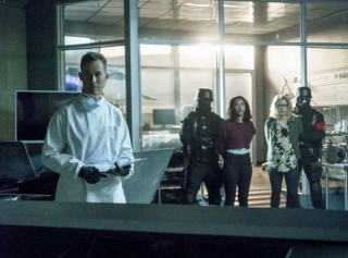 Flash - Crisis on Earth-X, Part 3