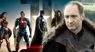 W filmie pojawił się Michael McElhatton, czyli Roose Bolton z "Gry o tron" - wcielił się on w rolę przywódcy grupy napadającej na bank, rozgromionej ostatecznie przez Wonder Woman