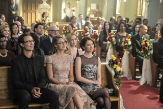 Supergirl - Crisis on Earth-X, Part 1