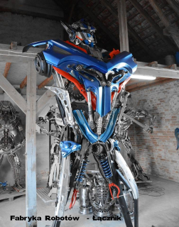 Sebastian Kucharski - popkulturowe rzeźby ze złomu