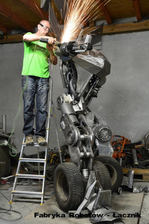 Sebastian Kucharski - popkulturowe rzeźby ze złomu