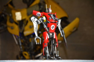 Sebastian Kucharski - popkulturowe rzeźby ze złomu