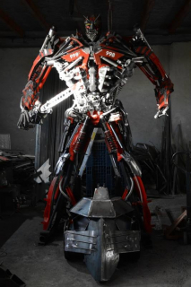 Sebastian Kucharski - popkulturowe rzeźby ze złomu