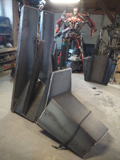 Sebastian Kucharski - popkulturowe rzeźby ze złomu