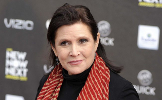 W 2016 roku Uniwersytet Harvarda, przyznał Carrie Fisher nagrodę za wybitne osiągnięcia w sferze kulturalnej i humanistycznej. Aktywność Carrie w walce z uzależnieniami innych ludzi zyskały uznanie w oczach profesorów uniwersytetu.