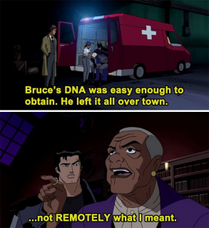 W jaki sposób Bruce zostawia ślady?