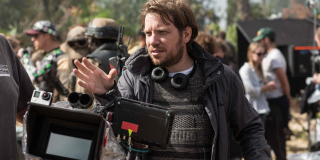 Gareth Edwards – reżyser Łotra 1 jest widziany w scenie na planecie Crait, w której żołnierz smakuje kawałek ziemi, by powiedzieć, że jest z soli