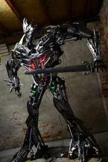 Sebastian Kucharski - popkulturowe rzeźby ze złomu