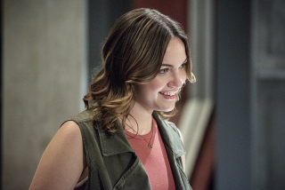 Violett Beane - Flash