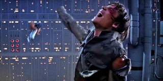 Rey jest klonem Luke'a Skywalkera - wedle tej teorii Imperator wykorzystał odciętą rękę Luke'a do stworzenia klona