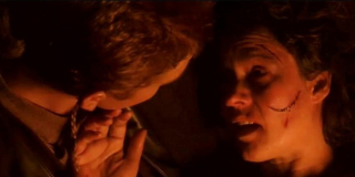 Rey jest prasiostrzenicą Vadera - według tej teorii matka Anakina, Shmi, wyszła za mąż za Cliegga Larsa, a para doczekała się dziecka; to z kolei było rodzicem Rey