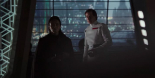 W scenie retrospekcji w Łotrze 1 widzimy rodziców Jyn Erso i Krennica, którzy znajdują się w Coruscant, stolicy Imperium Galaktycznego