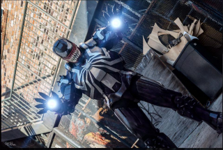 Iron Venom - Robert Abercrombie