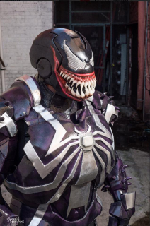 Iron Venom - Robert Abercrombie