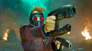 Star-Lord walczy z Ego - dysproporcja sił w tym pojedynku jest równie ważna, jak gotowość do poświęcenia się przez Quilla ("Strażnicy Galaktyki vol. 2")