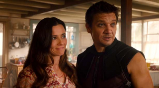 Jeden z najbardziej rodzinnych momentów MCU - Avengers pojawiają się w domu Hawkeye'a ("Avengers: Czas Ultrona")