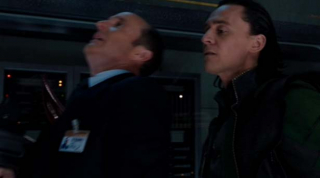 Moment, którego do dziś nie mogą przeżyć fani - Loki zabija Phila Coulsona ("Avengers")