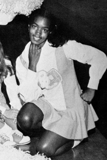 Angela Bassett - Ramonda