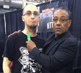 Popkulturowe koszulki na odpowiednią okazję - Breaking Bad i Giancarlo Esposito