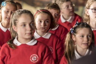 Humans - odcinek 1, sezon 3.