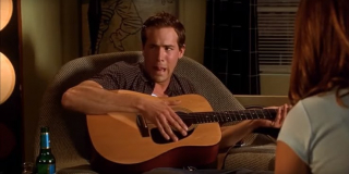 W czasie pierwszych scen słyszymy piosenkę "All Out of Love" - pojawiła się ona także w filmie "Wieczny student", w którym zagrał Ryan Reynolds