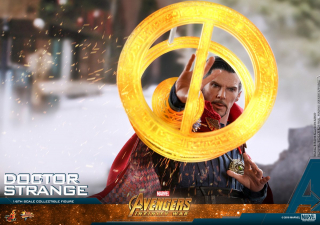 Doktor Strange - figurka z "Wojny bez granic"