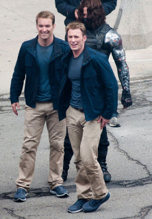 Chris Evans i Sam Hargrave