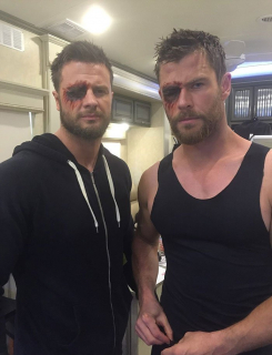 Chris Hemsworth i Bobby Holland