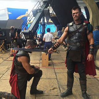 Chris Hemsworth i Bobby Holland