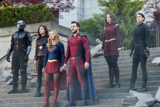 Supergirl: sezon 3, odcinek 23