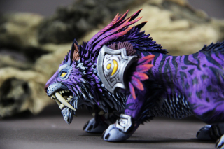 Rzeźby przedstawiające stworzenia z gry World of Warcraft