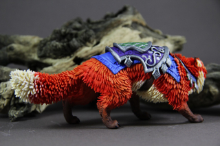 Rzeźby przedstawiające stworzenia z gry World of Warcraft