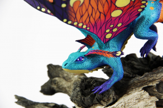 Rzeźby przedstawiające stworzenia z gry World of Warcraft