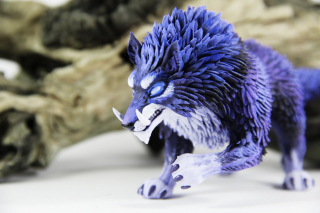 Rzeźby przedstawiające stworzenia z gry World of Warcraft