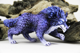 Rzeźby przedstawiające stworzenia z gry World of Warcraft