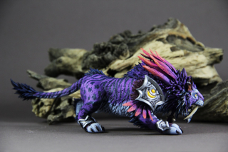 Rzeźby przedstawiające stworzenia z gry World of Warcraft