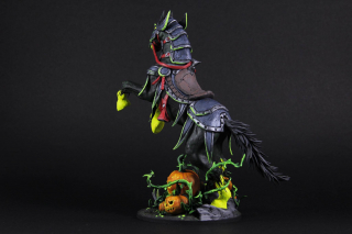 Rzeźby przedstawiające stworzenia z gry World of Warcraft